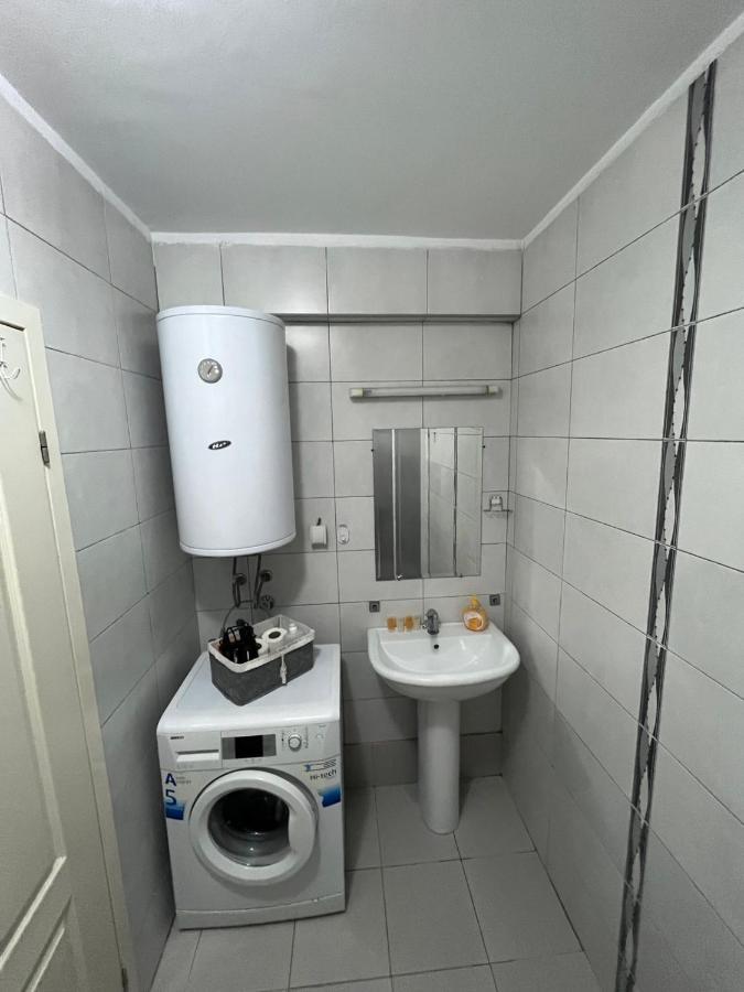 Vortex Apartment Skopje Buitenkant foto